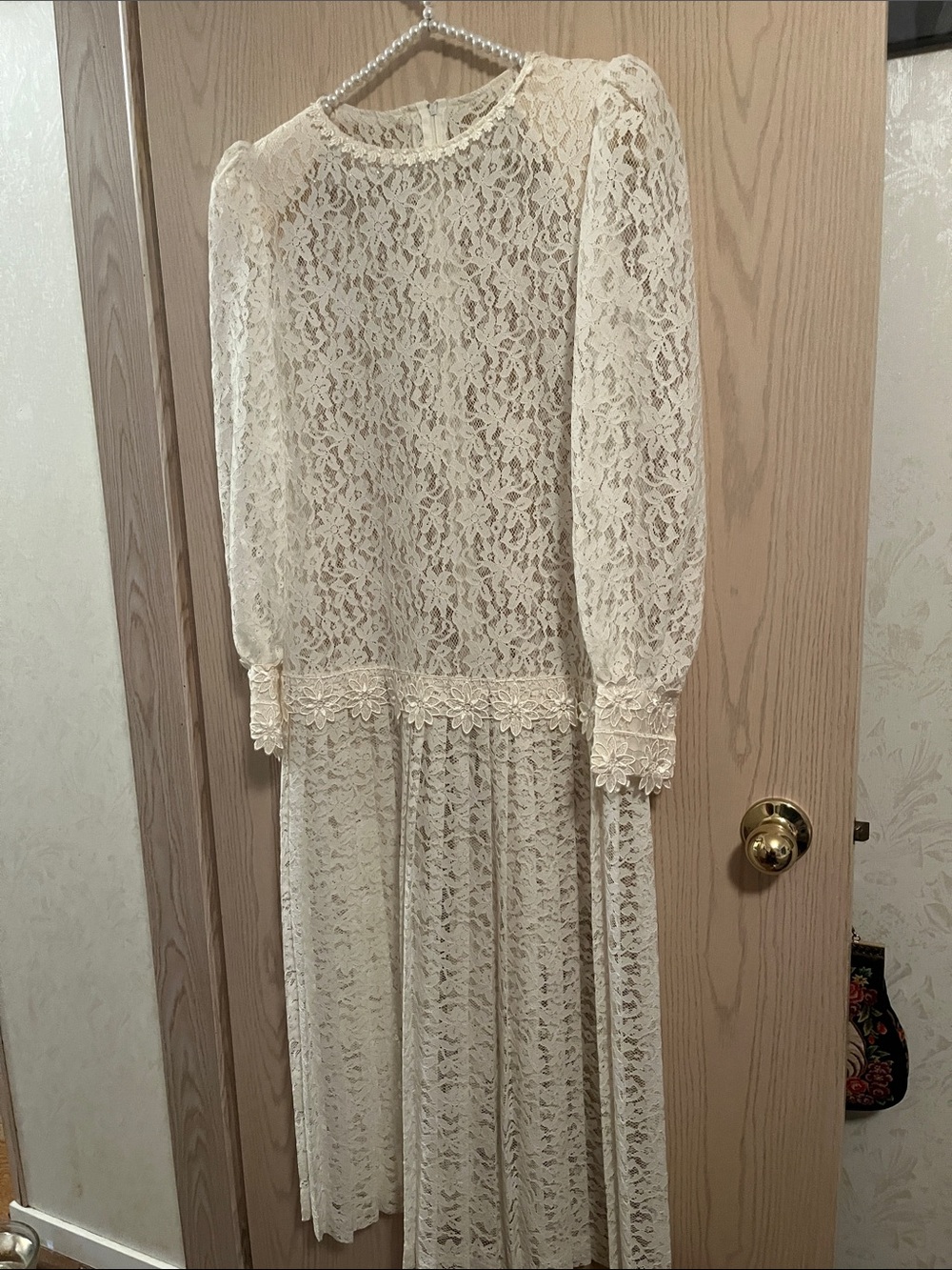 Vintage Cream Lace Long Sleeve Dress